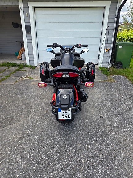 Can-Am Spyder 4 of 4