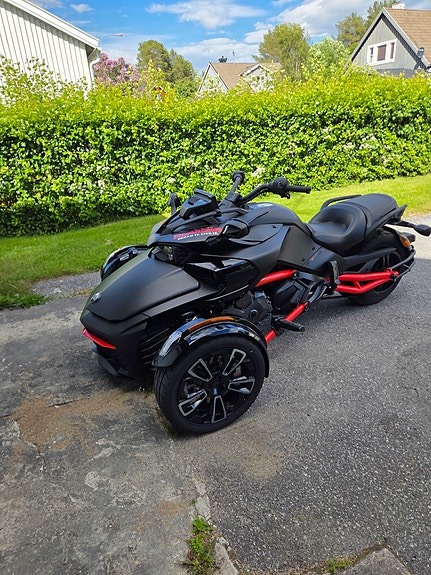 Can-Am Spyder 3 of 4
