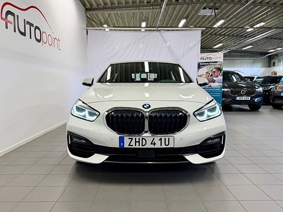 BMW 118i 2 of 21