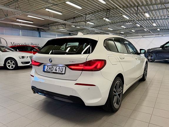 BMW 118i 9 of 21