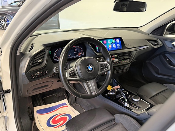 BMW 118i 7 of 21