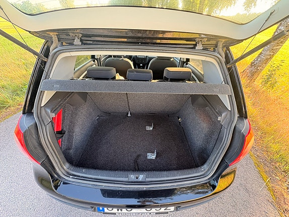 Volkswagen Golf V 6 of 6
