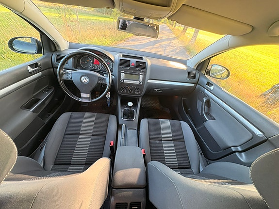 Volkswagen Golf V 4 of 6