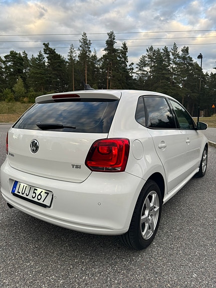 Volkswagen Polo 2 of 6