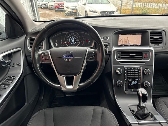 Volvo V60 10 of 25