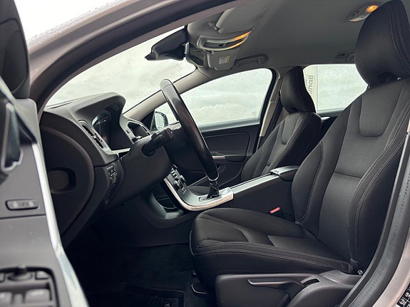 Volvo V60 20 of 25