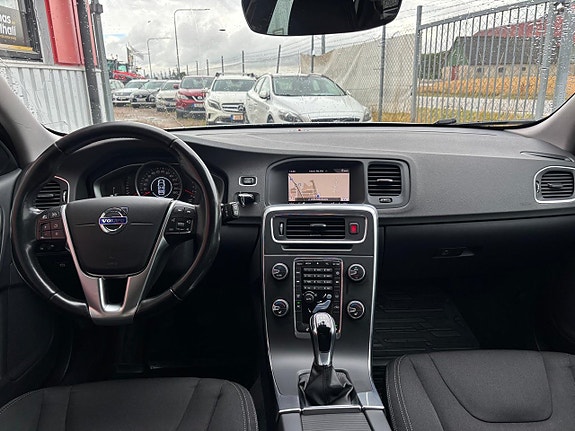 Volvo V60 9 of 25