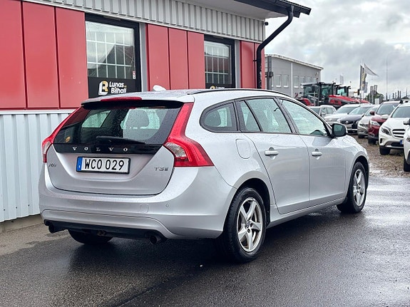 Volvo V60 7 of 25