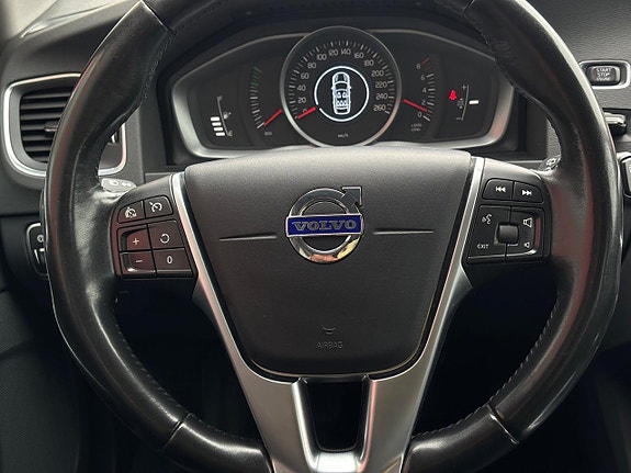 Volvo V60 12 of 25