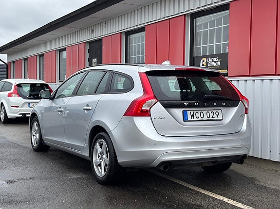 Volvo V60 4 of 25