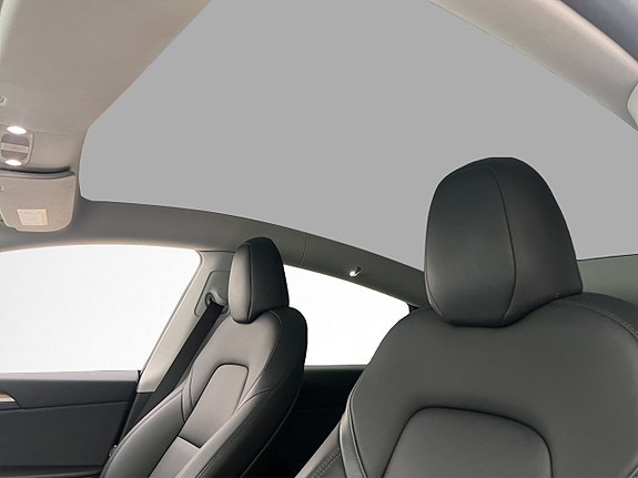 Tesla Model Y 13 of 30