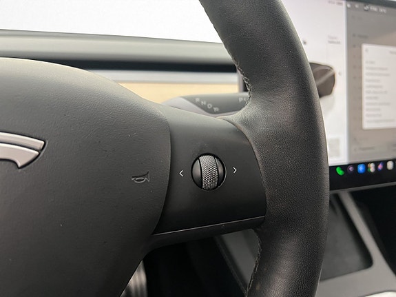 Tesla Model Y 19 of 30
