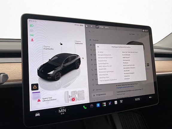 Tesla Model Y 24 of 30