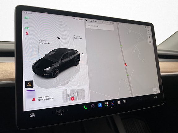 Tesla Model Y 14 of 30