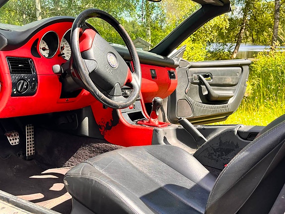 Mercedes-Benz SLK200 4 of 5