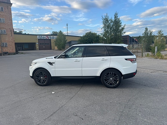 Land Rover Range Rover Sport 7 of 12