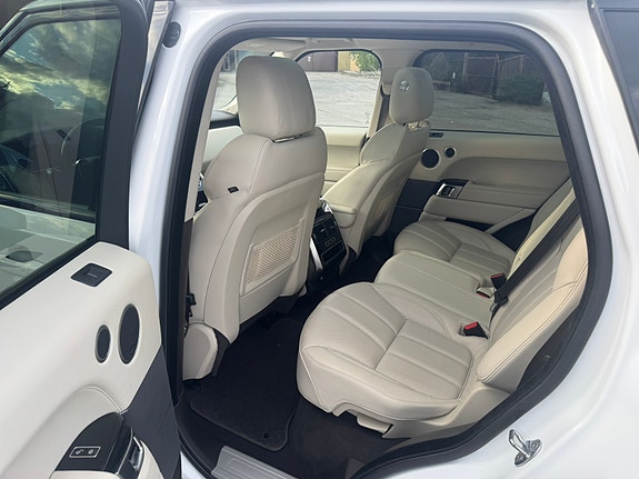 Land Rover Range Rover Sport 11 of 12