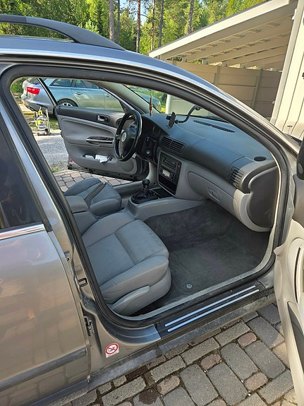 Volkswagen Passat 10 of 11