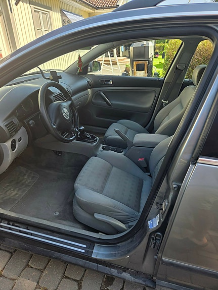 Volkswagen Passat 8 of 11