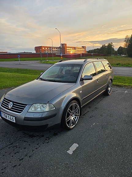 Volkswagen Passat 4 of 11