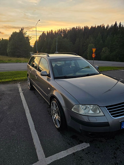 Volkswagen Passat 5 of 11