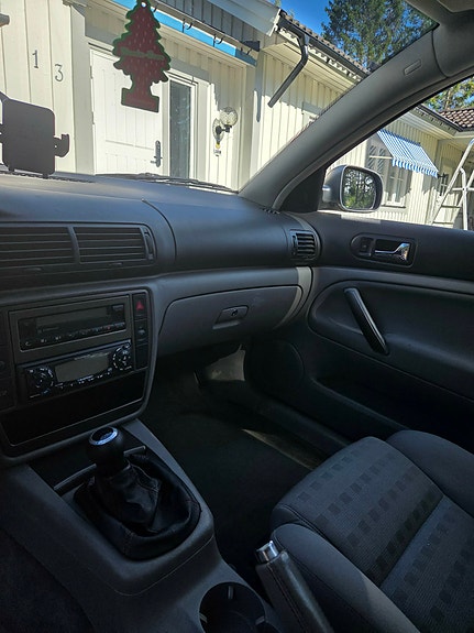 Volkswagen Passat 9 of 11