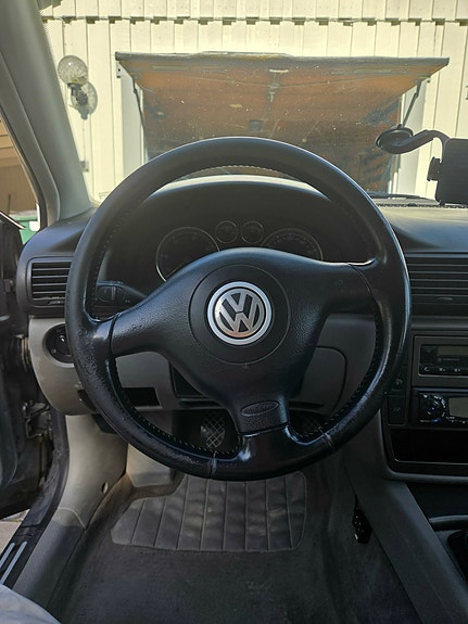 Volkswagen Passat 7 of 11