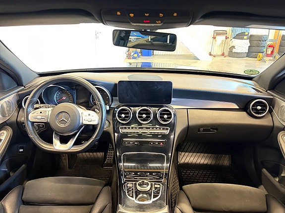 Mercedes-Benz C220 10 of 22