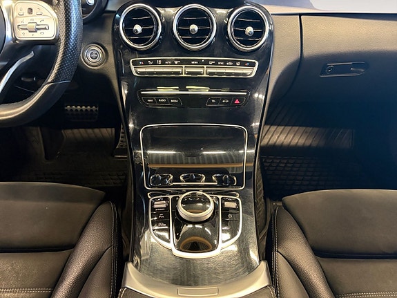 Mercedes-Benz C220 11 of 22
