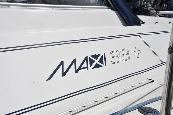 Maxi 38+ 3 of 10