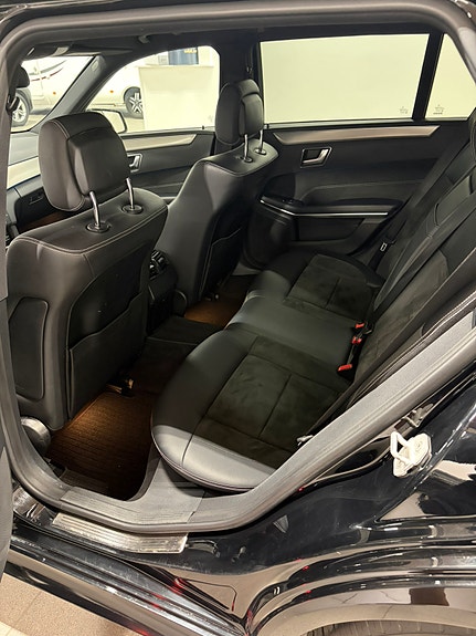Mercedes-Benz E220 7 of 10