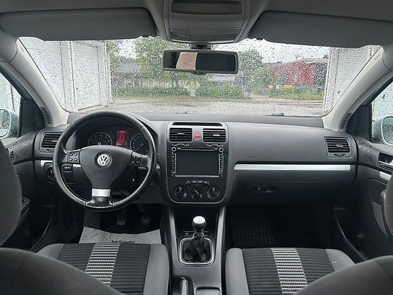 Volkswagen Golf V 9 of 13