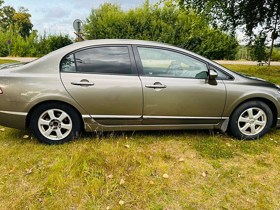 Honda Civic 3 of 6