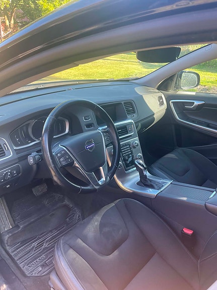 Volvo V60 Cross Country 5 of 8