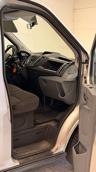 Ford Transit 10 of 11