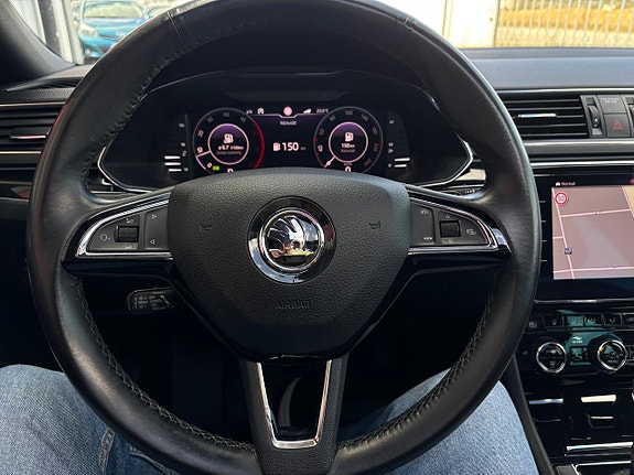 Skoda Superb 12 of 30