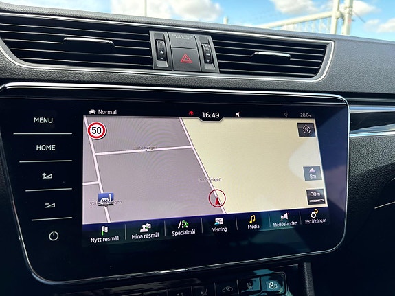 Skoda Superb 16 of 30