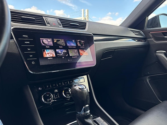 Skoda Superb 14 of 30
