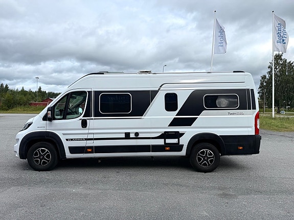 Adria Twin 640 SLB Supreme Automat. 160Hk 4 of 24