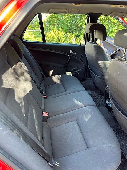 Saab 9-5 2 of 7