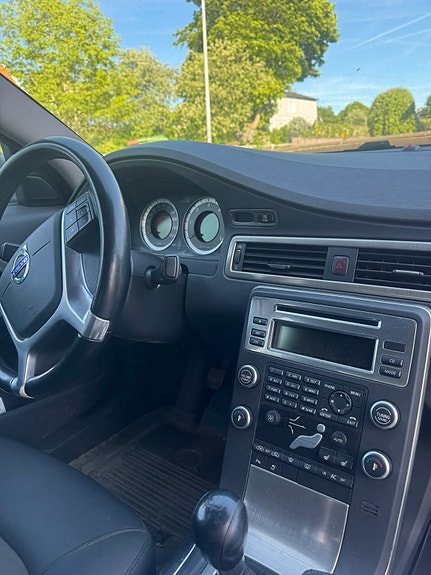 Volvo S80 4 of 5