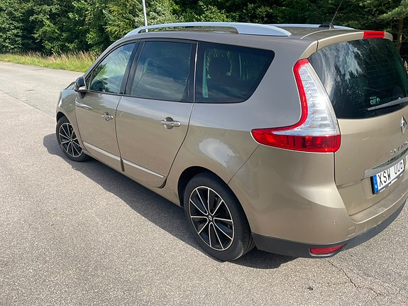 Renault Grand Scenic III 4 of 17