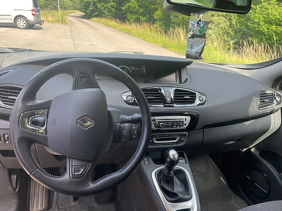 Renault Grand Scenic III 10 of 17
