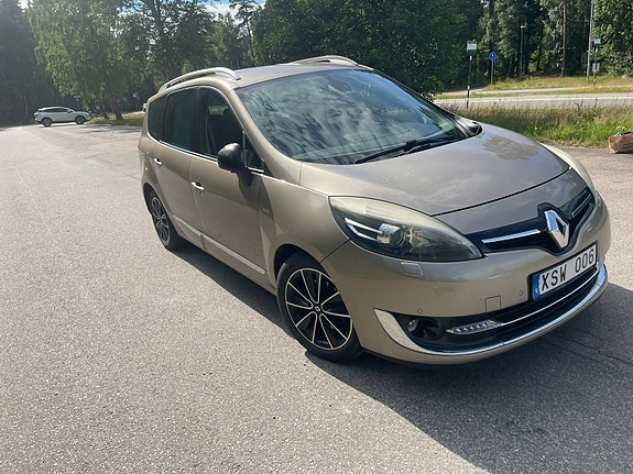 Renault Grand Scenic III 2 of 17