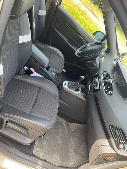Renault Grand Scenic III 8 of 17