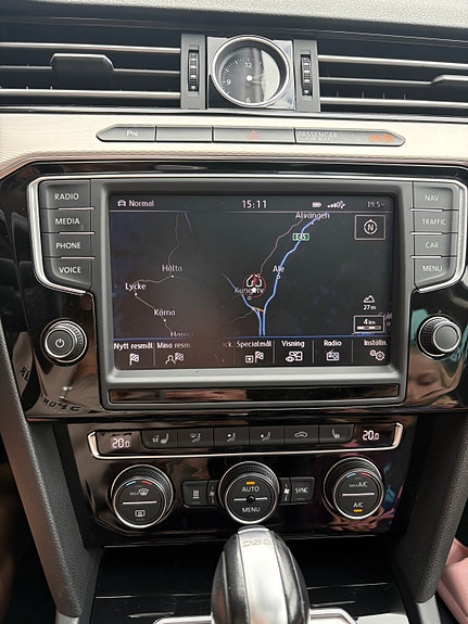 Volkswagen Passat Alltrack 10 of 15