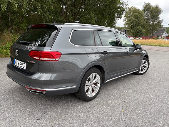 Volkswagen Passat Alltrack 5 of 15