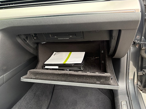 Volkswagen Passat Alltrack 11 of 15