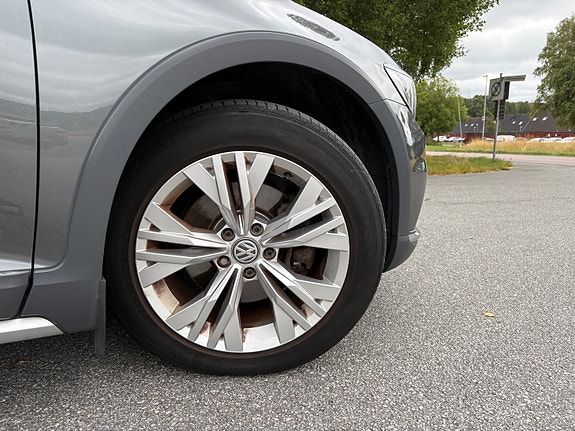 Volkswagen Passat Alltrack 6 of 15