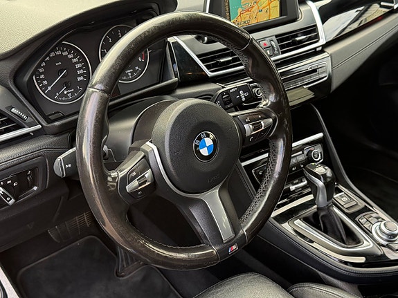 BMW 218d 16 of 17